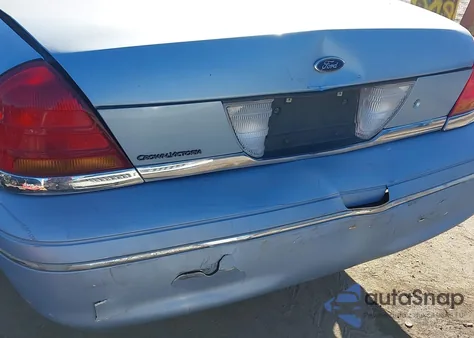 2000 Ford Crown Victoria Police Interceptor из США, поврежденный, VIN 2FAFP71W2YX202469